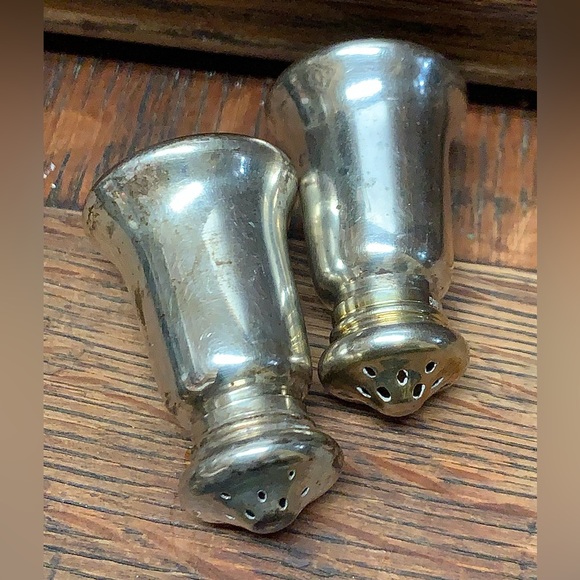 Early 20th Century Antique Sterling Silver Miniature Salt & Pepper Shakers - Picture 7 of 14